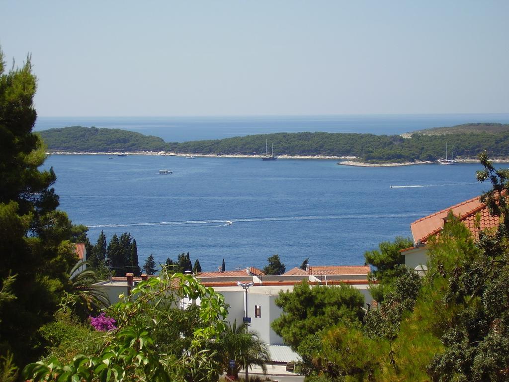 Apartments Lucic Hvar Town Buitenkant foto