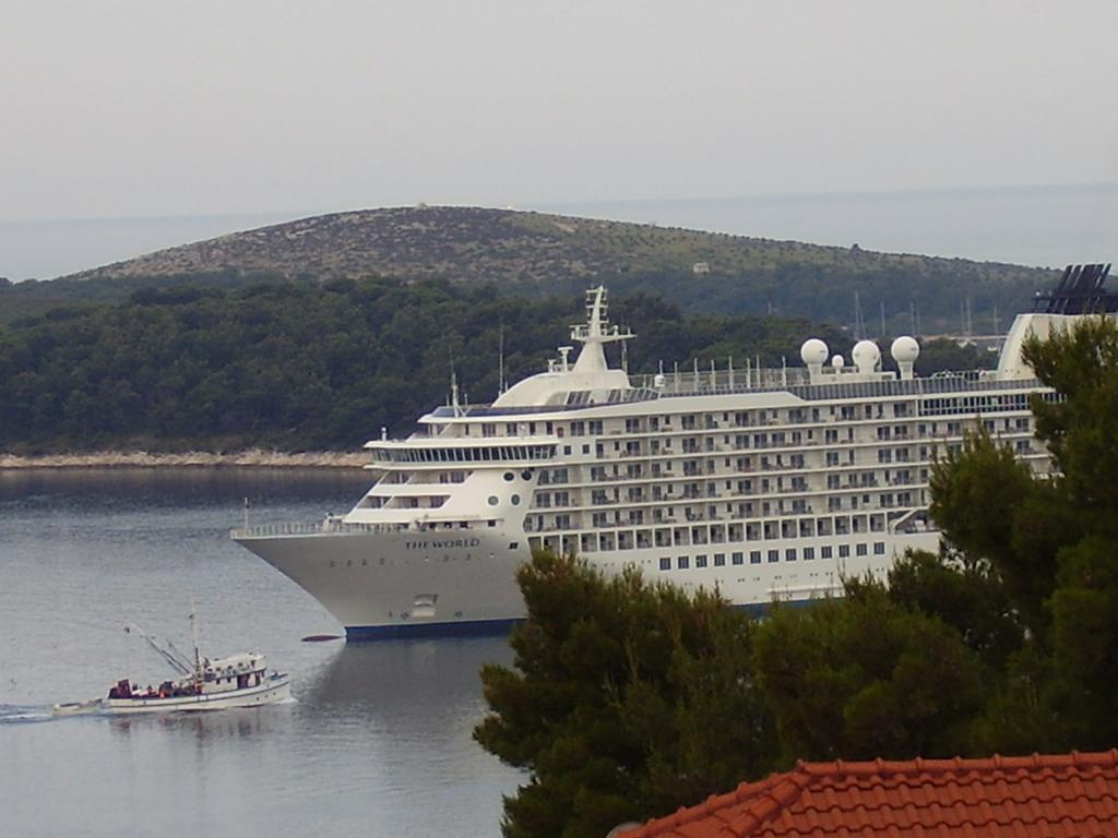 Apartments Lucic Hvar Town Buitenkant foto