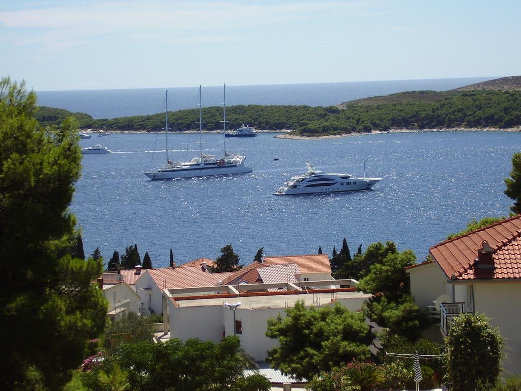 Apartments Lucic Hvar Town Buitenkant foto