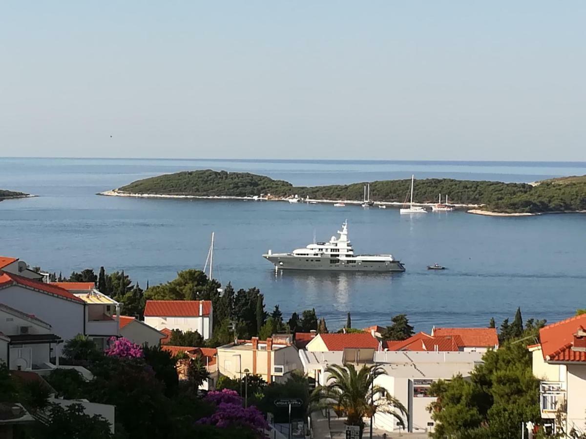 Apartments Lucic Hvar Town Buitenkant foto